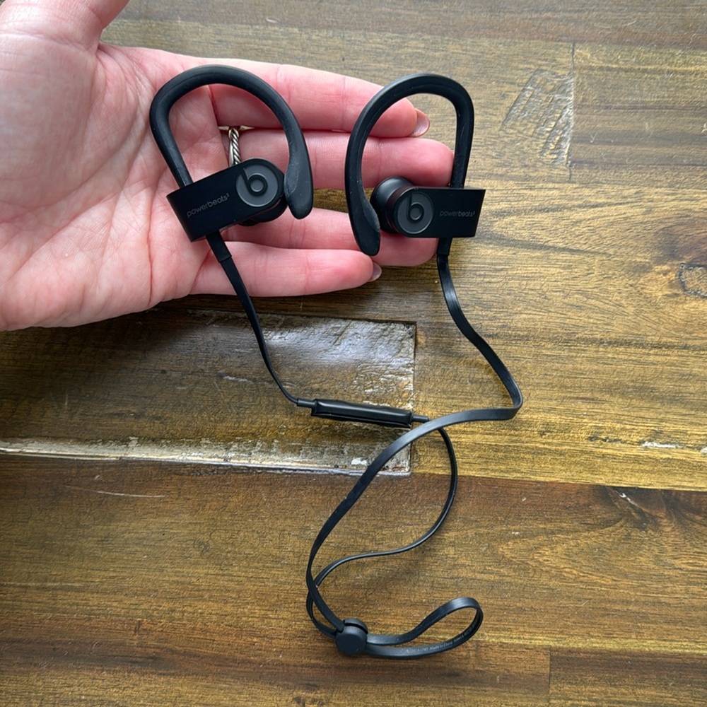 Worn once!!! Wireless Bluetooth Beats by Dre headphones